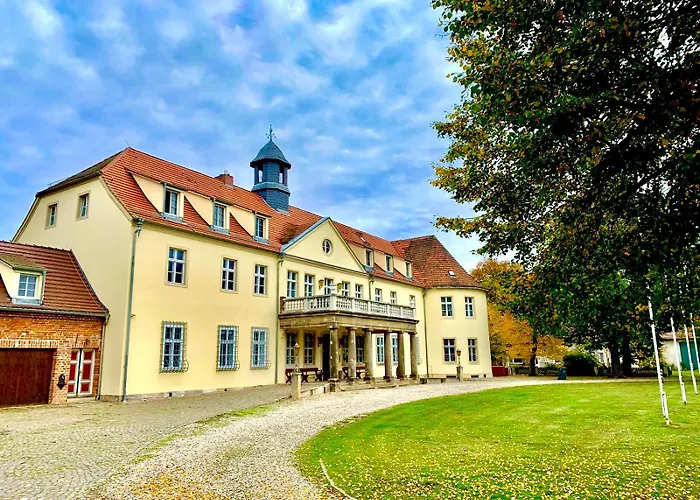 Hotel Schloss Grochwitz (garni)